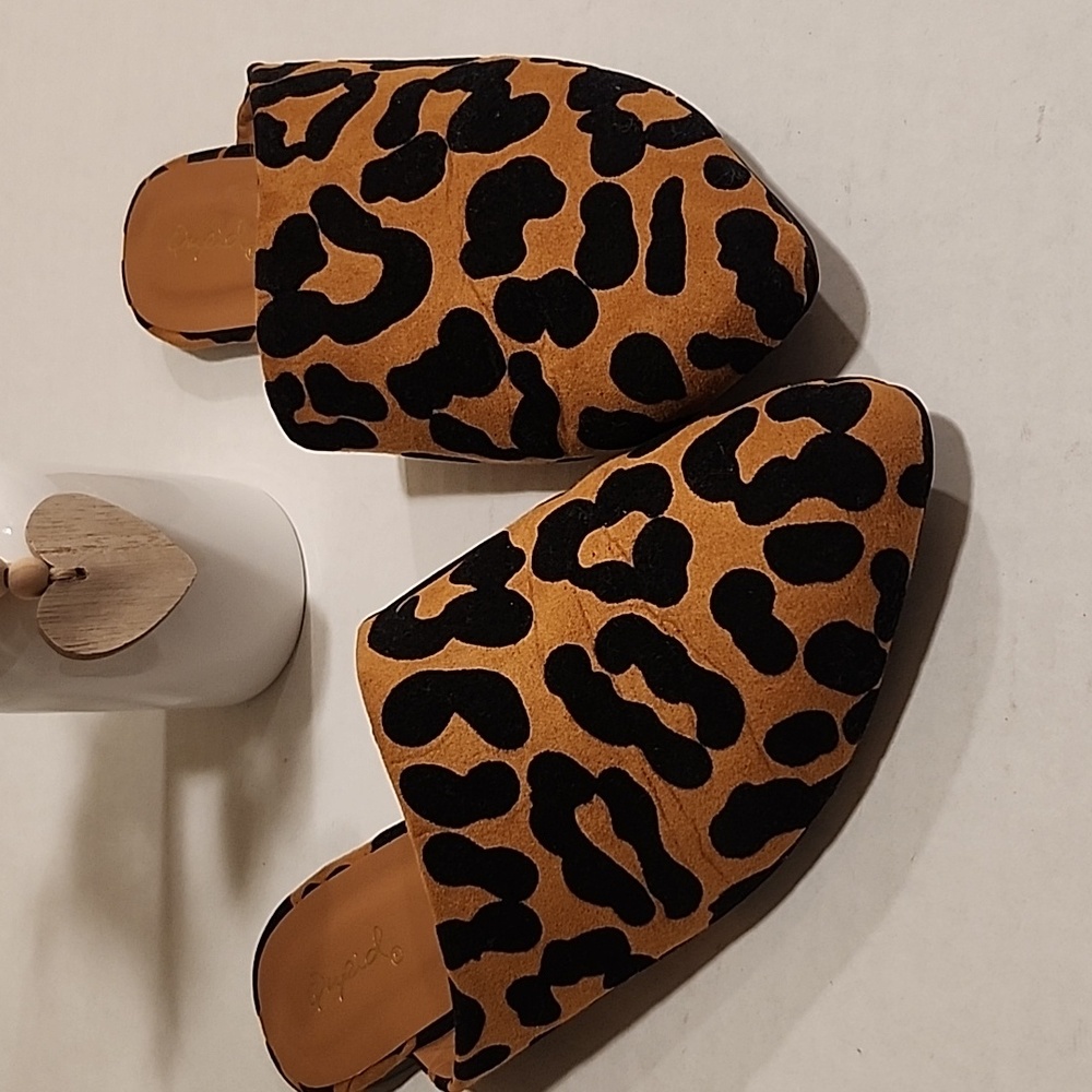 QUPID Cheetah Asymmetrical Slip On  Mule Flat Loafers Size 6.5